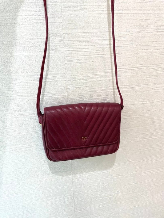 Valentino Garavani Quilted Leather Crossbody Shoulder Bag wine Luxury Auth RARE