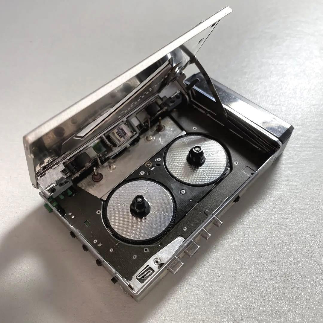 SONY WALKMAN WM-101 Cassette Player (Vintage)