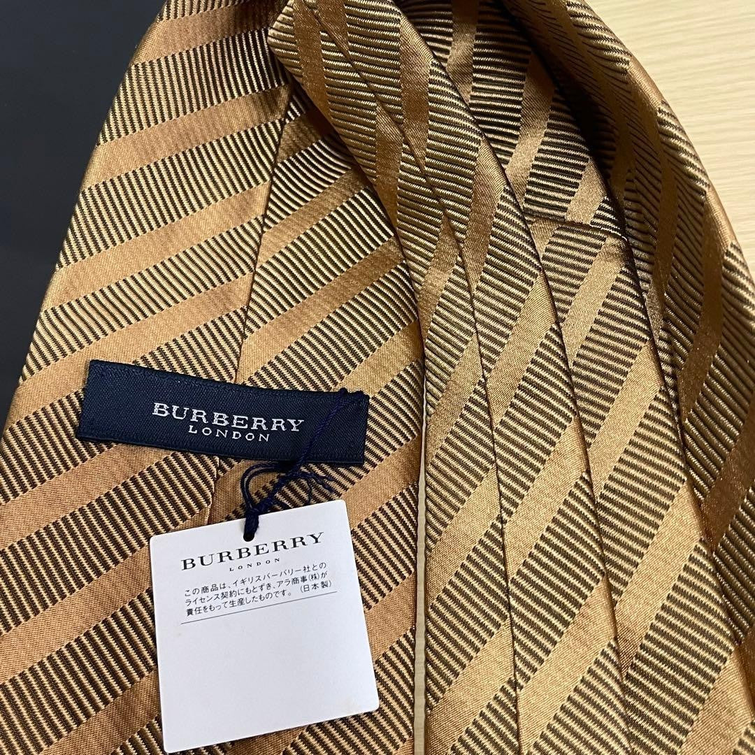 Burberry Tie Striped Border Glossy Elegant Gorgeous Fashionable USED NO BOX