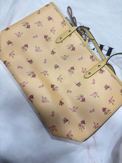 Coach Minnie Mouse Floral Yellow Tote Bag A1877-F29359 New Disney Collab