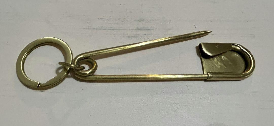 MARC JACOBS Extra Large L Safety Pin Logo Key Ring Key Holder Charm Metal Gold