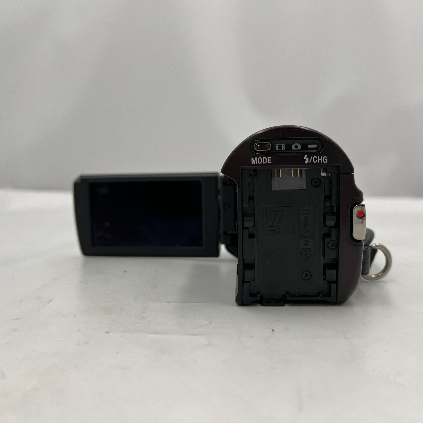 Used SONY HDR-CX370V digital video camera (not tested).