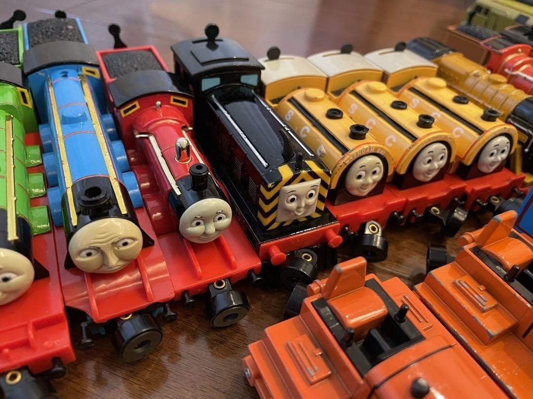 Thomas & Friends Die-Cast Train Set 24-Pack with Collectible Engines Collection