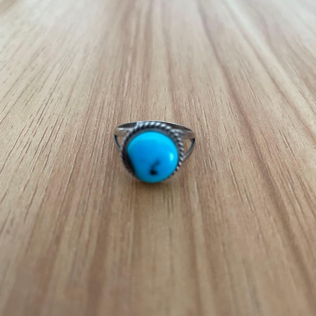 Turquoise Silver Ring with Decorative Pattern, Size 7