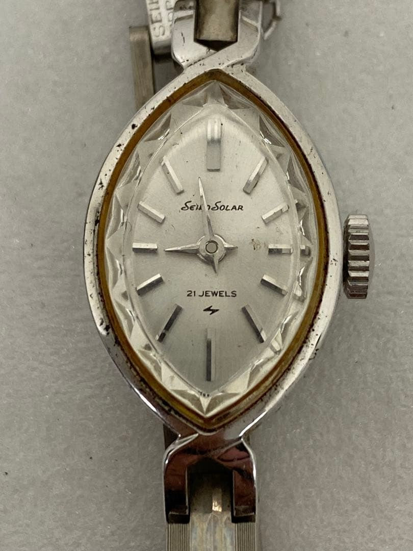 SEIKO 21 Jewels Hand-Wound Ladies Watch - Working Condition