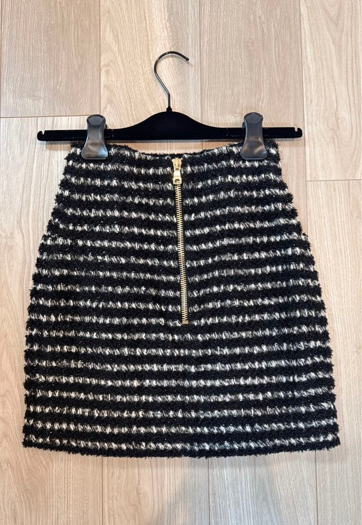 BALMAIN Skirt XS Black White Tweed Tight Elegant Design Gold Accents