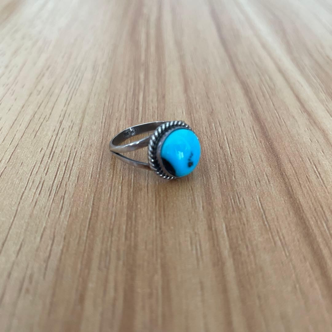 Turquoise Silver Ring with Decorative Pattern, Size 7