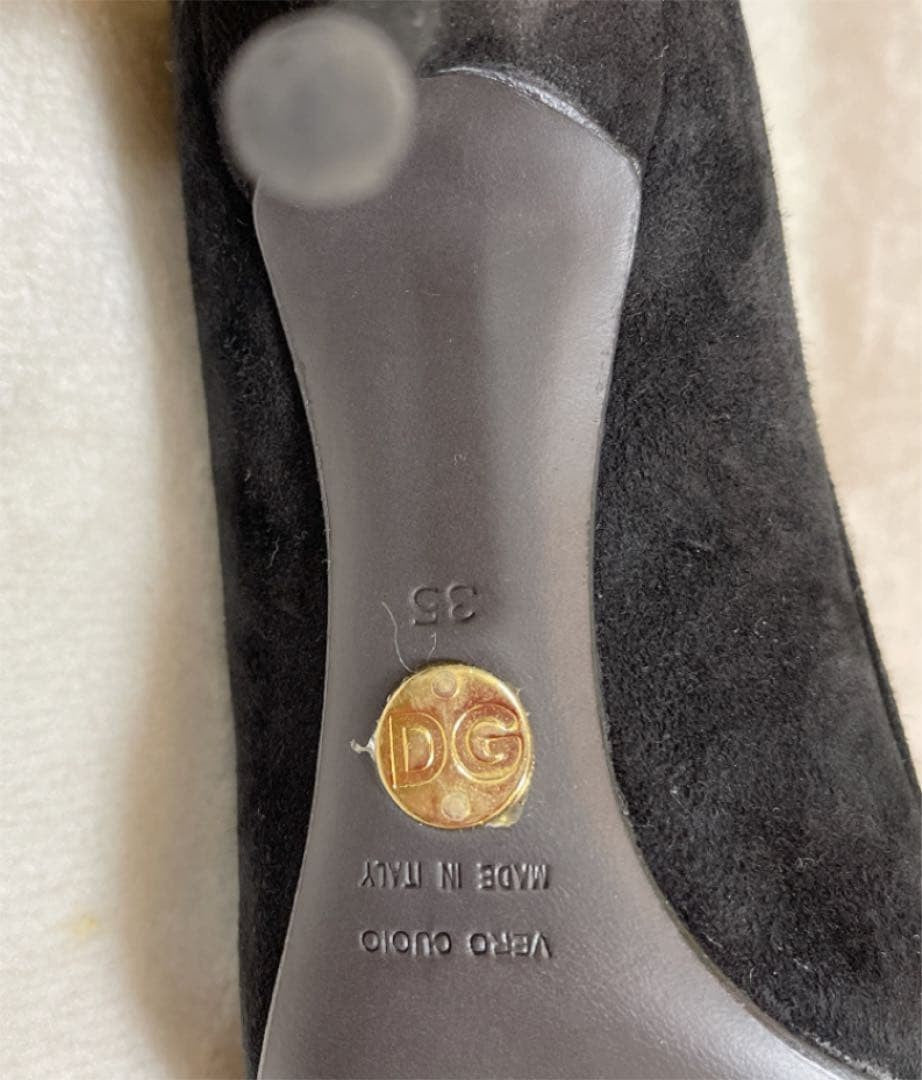 Rare Dolce & Gabbana Suede Pumps with Lipstick Accent - Size 35