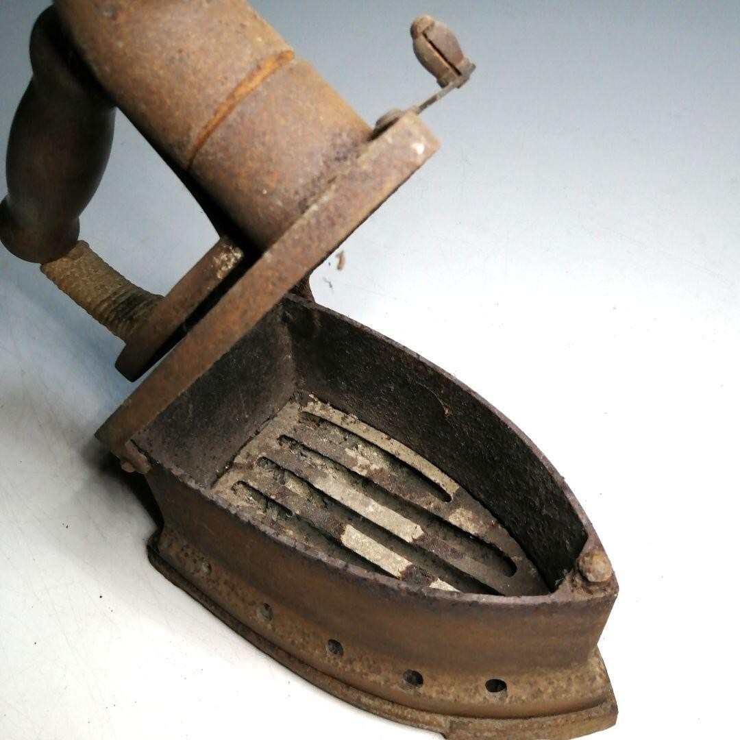[Antique] Antique iron, interior, Showa Retro.