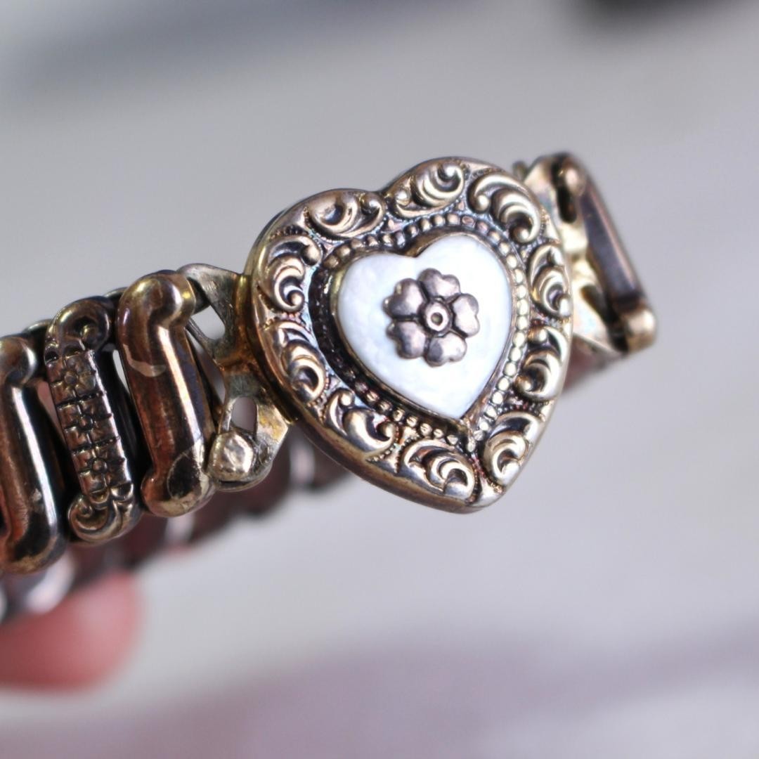 Vintage 1930s Sweetheart Jewelry Bracelet WW2 Era Elastic Snake Fit Used