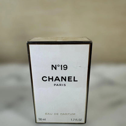 Chanel No 19 Eau de Parfum 50ml / 1.7 FL OZ EDP Perfume Spray New Unopened