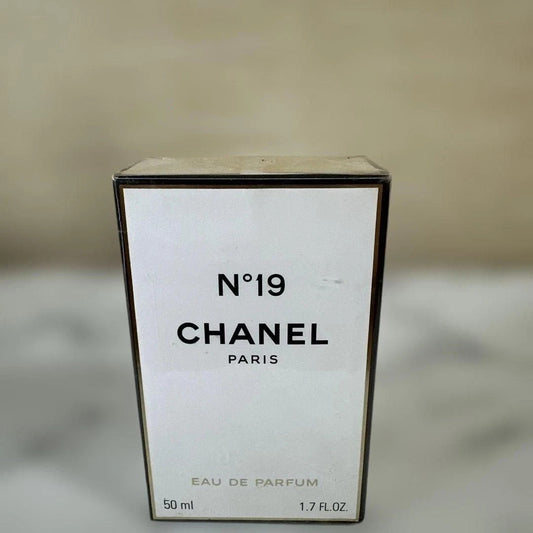 Chanel No 19 Eau de Parfum 50ml / 1.7 FL OZ EDP Perfume Spray New Unopened