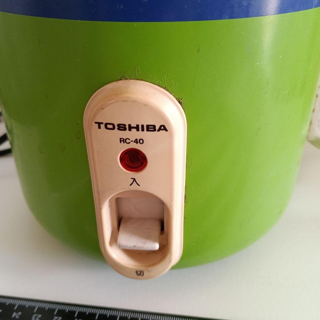 Showa-era home appliance, retro electric rice cooker, Toshiba.