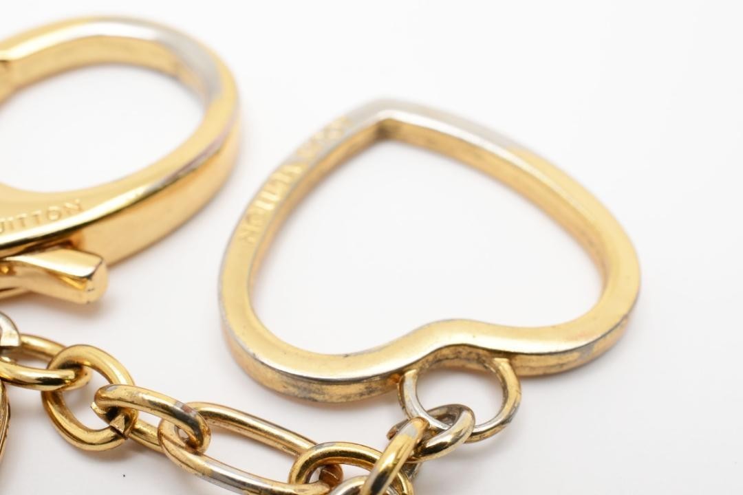 Authentic Louis Vuitton Bijoux Sac Cool Heart Charm Amaranth Key ring M65757