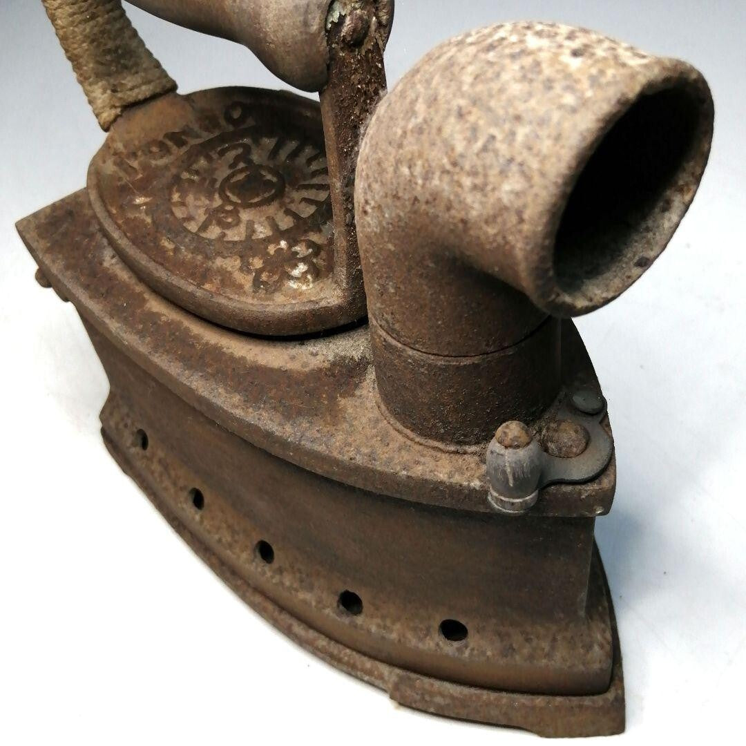 [Antique] Antique iron, interior, Showa Retro.