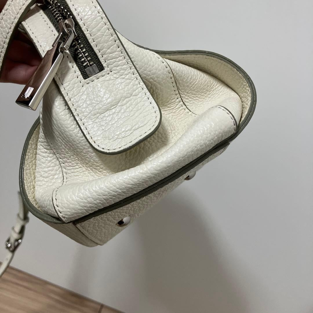 LANVIN en Bleu logo white shoulder bag