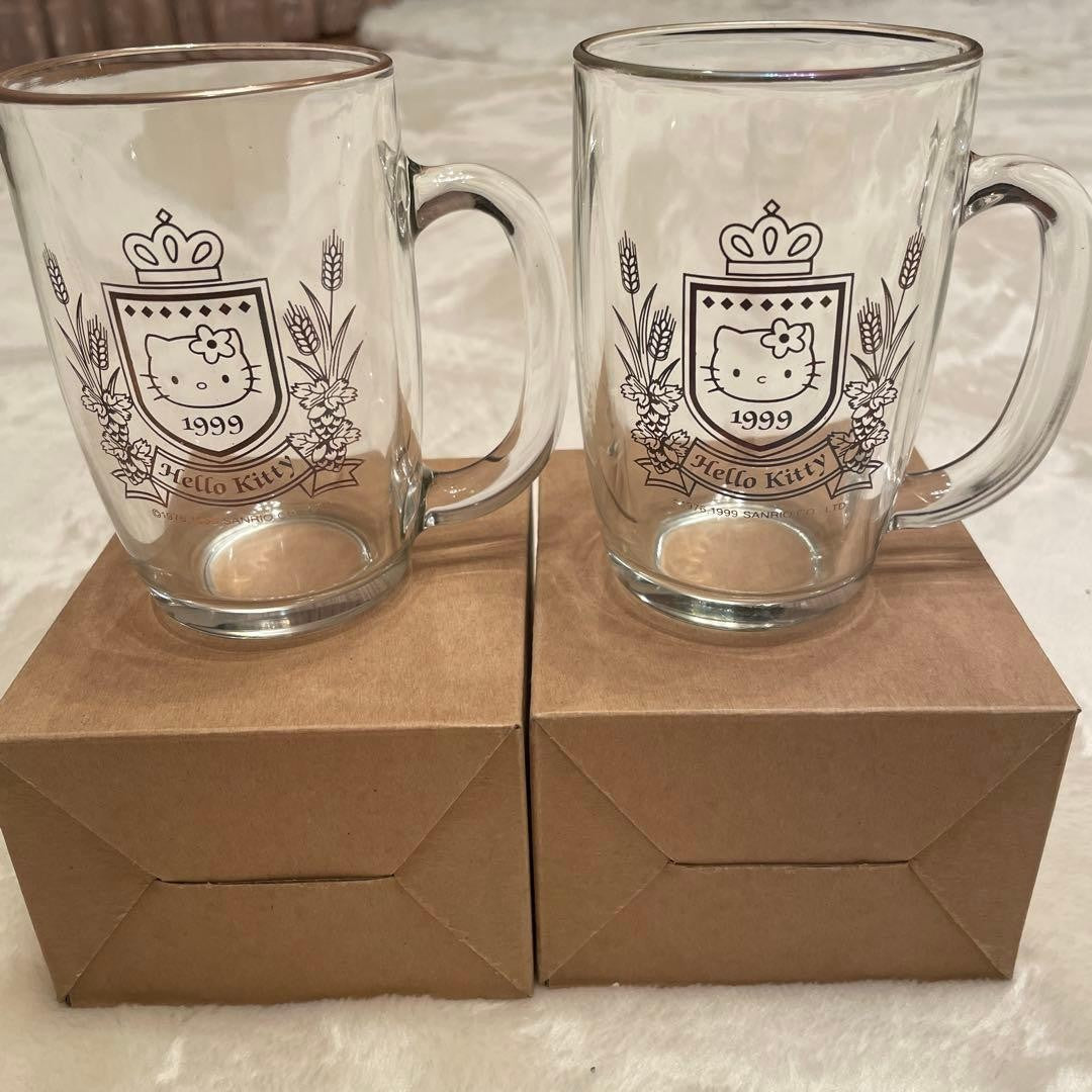 Rare 1999 Hello Kitty Glass Beer Mug Cup Set Emblem Design