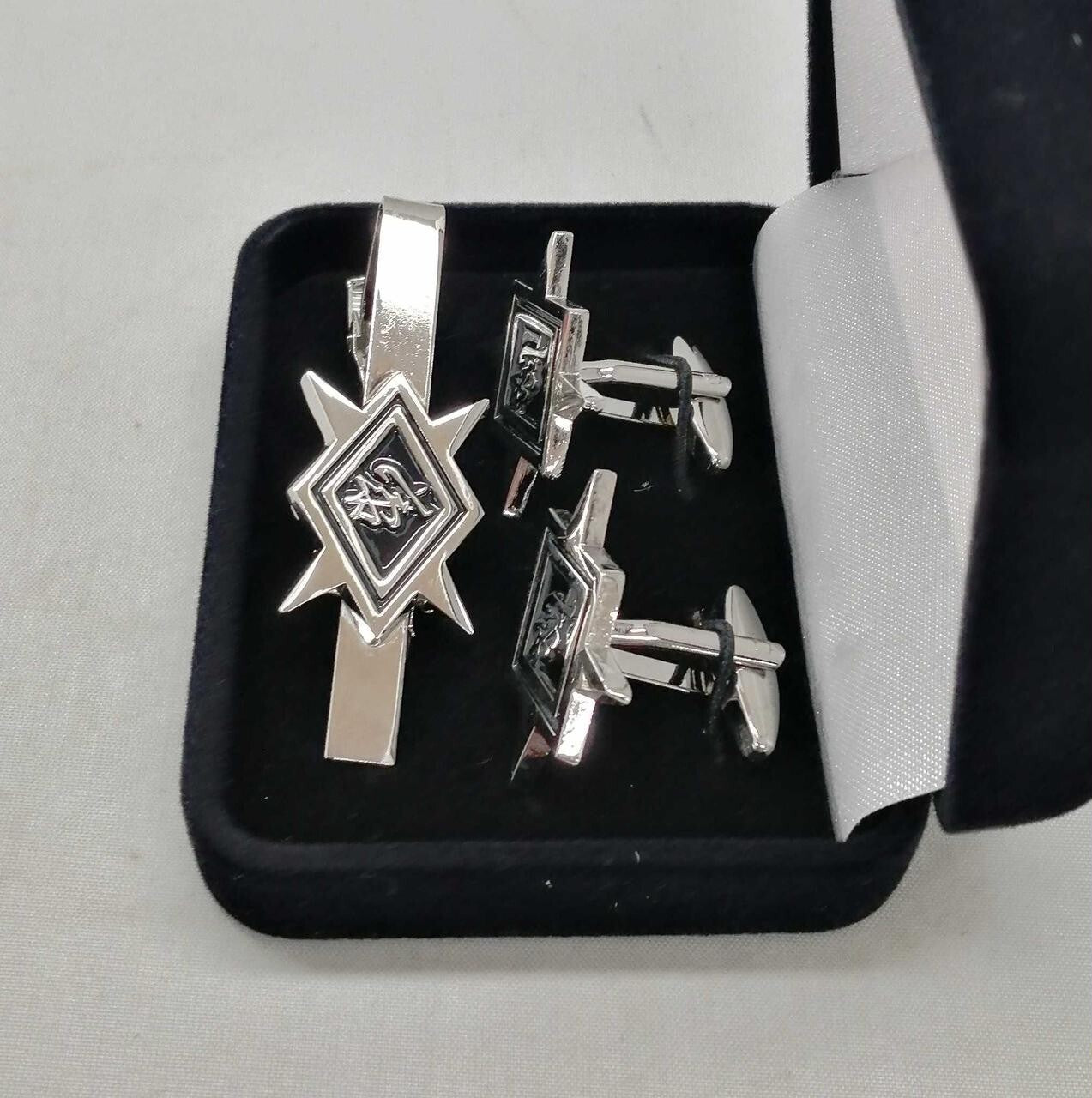 tie pin cufflinks