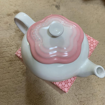 Le Creuset Small Flower Teapot with Infuser 22 oz 0.6L Powder Pink Stoneware