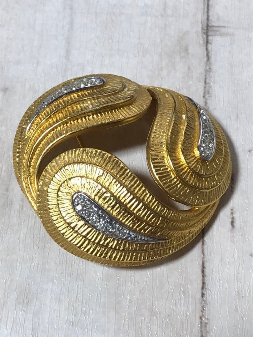 LANVIN Vintage Brooch Germany Gold Kashmir Motif Crystal Elegant Jewelry #10025