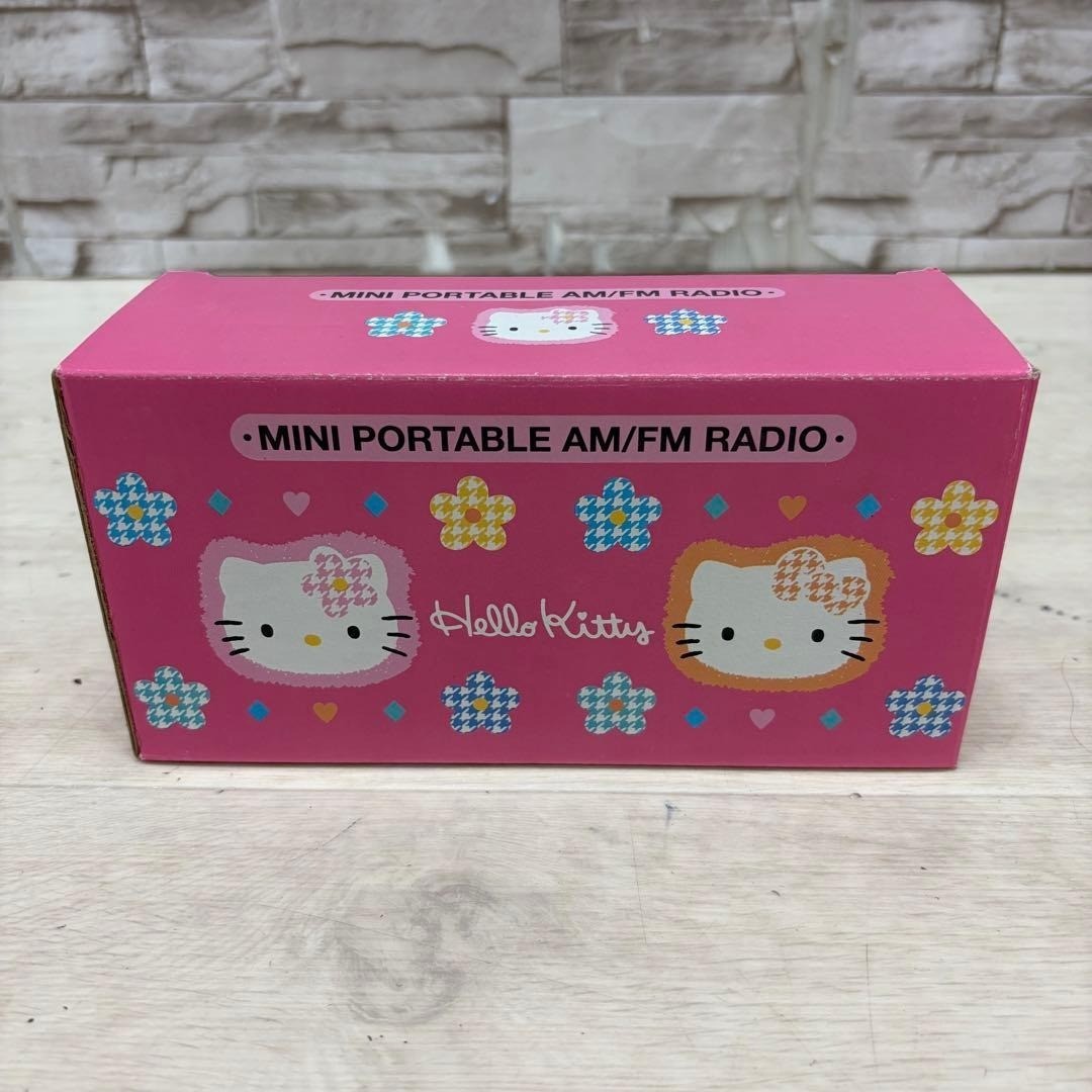 Ultra Rare 1997 Hello Kitty Mini AM/FM Radio Pink Sanrio Japan Vintage New Box