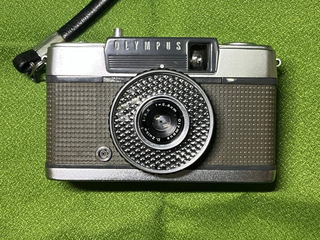 Excellent Condition OLYMPUS PEN EE Compact Film Camera