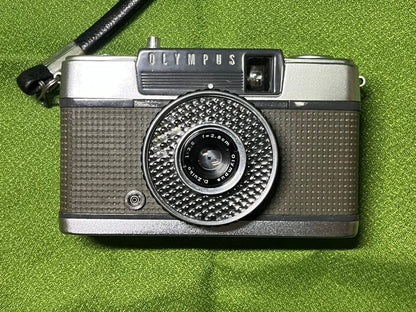 Excellent Condition OLYMPUS PEN EE Compact Film Camera