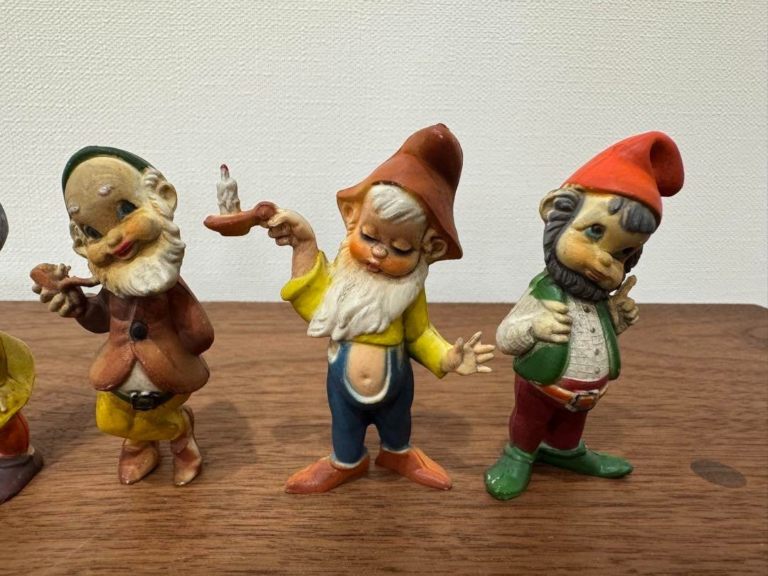 OLD WORLD FIGURES 6-Piece Figure Set