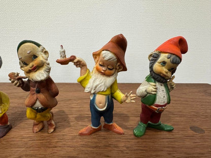 OLD WORLD FIGURES 6-Piece Figure Set