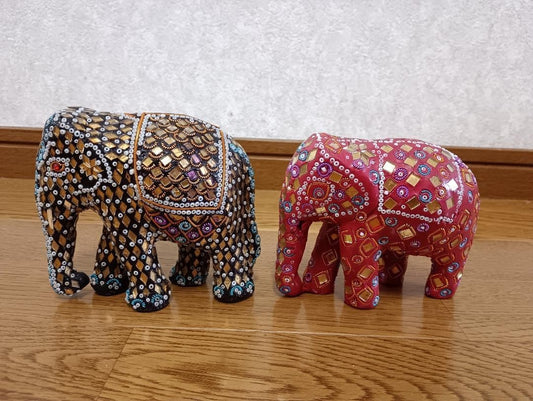 Set of 2 Elephants Decorative Figurines Indian-Style Home Decor