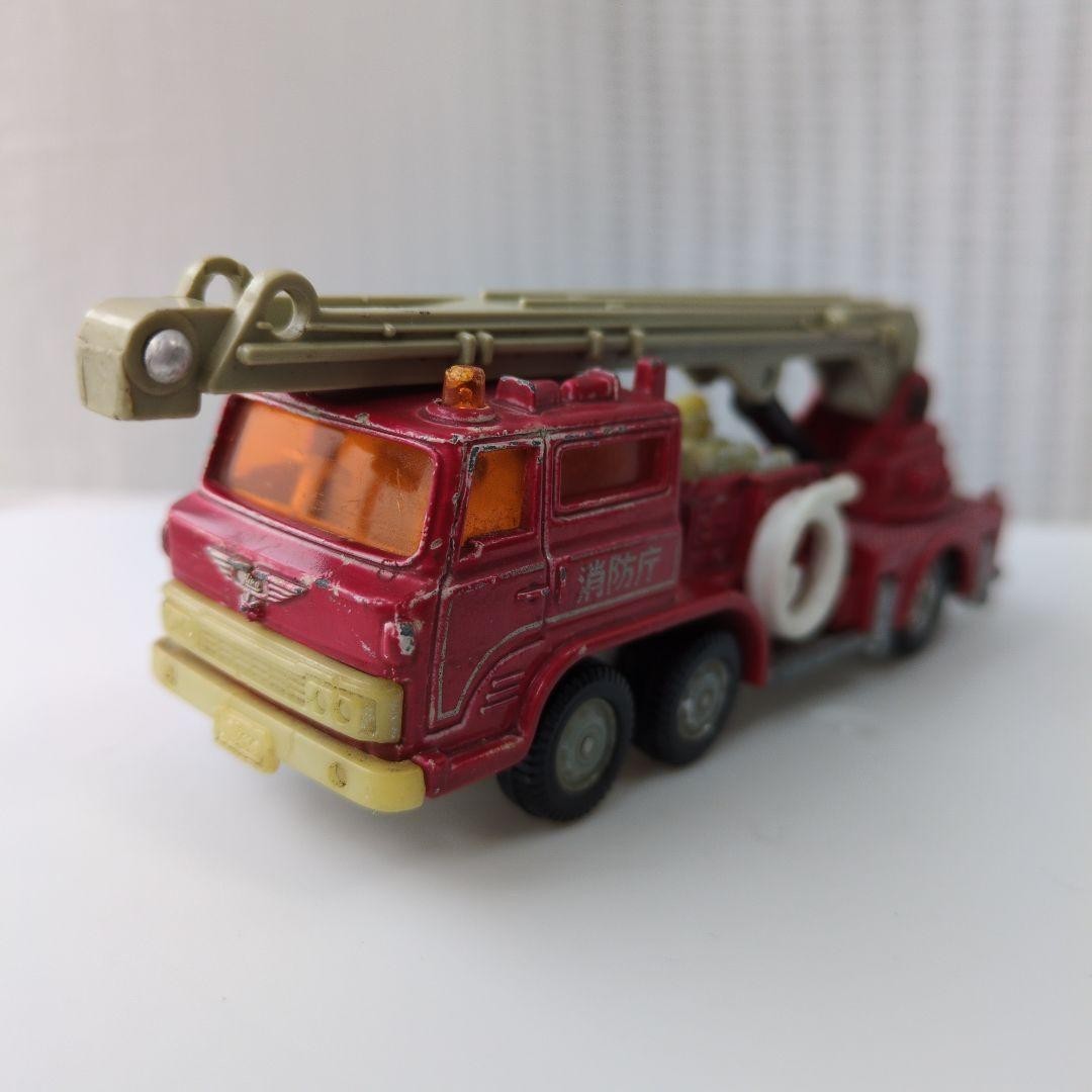 Rare Tomica Dandy Hino Snorkel Fire Truck 1/82 Scale Made in Japan