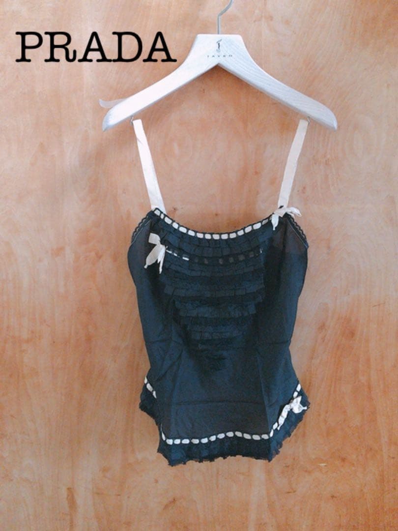 USED ANONYMOUS SHIPPING. EXCELLENT CONDITION PRADA VINTAGE LACE CAMISOLE BLACK