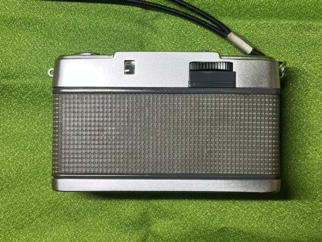 Excellent Condition OLYMPUS PEN EE Compact Film Camera