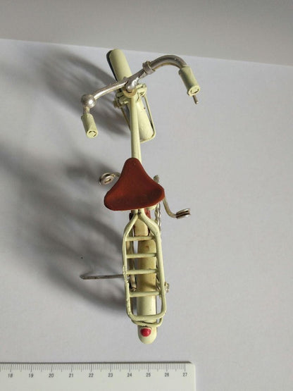Retro vintage-style bicycle ornament
