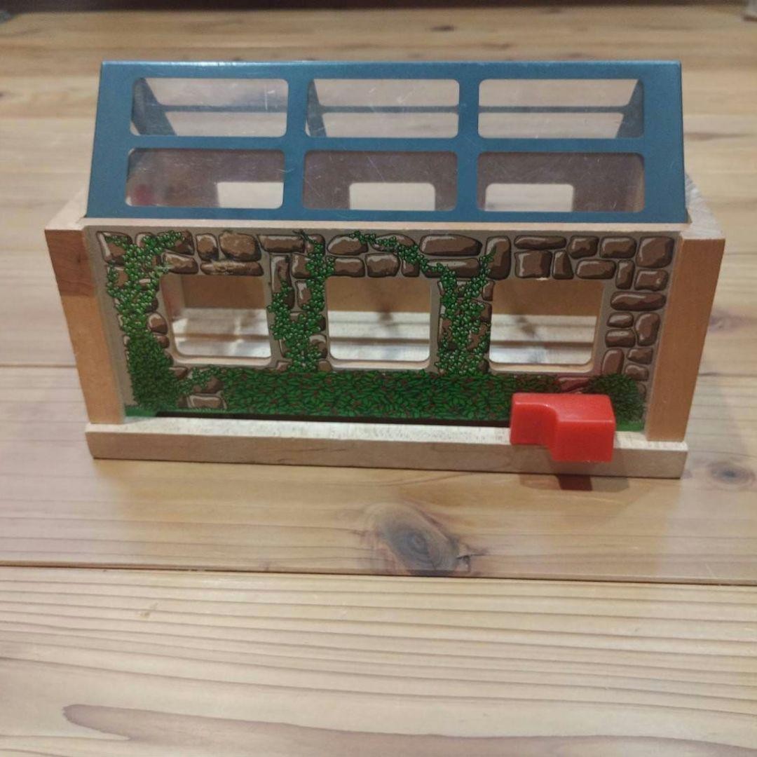 Thomas Wooden Railway Garage Toy Model Wooden Track Set Used Vintage