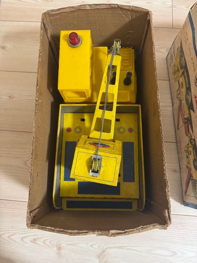 Bandai Wrecker Truck 8 SERIES WRECK TRUCK Battery-Operated with Box