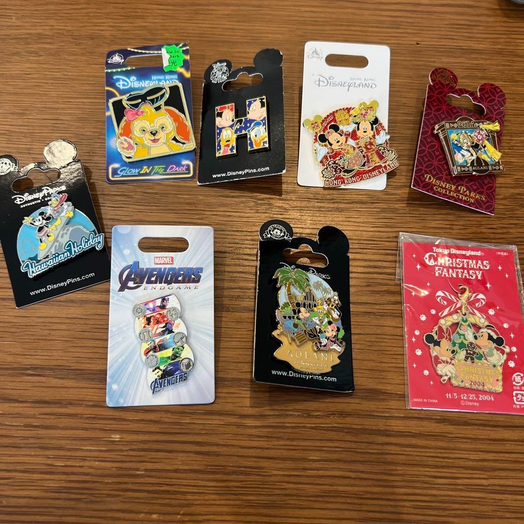 Disney Pin Badges Set Of 8