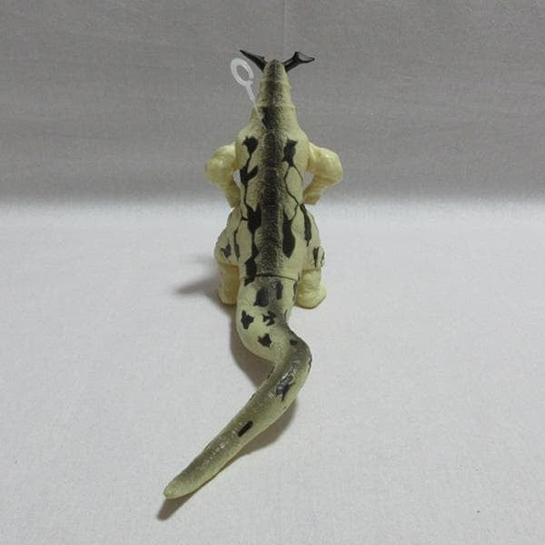 BANDAI Ultra Seven Eleking Sofubi 2000 Model Discontinued Out of Print Showa