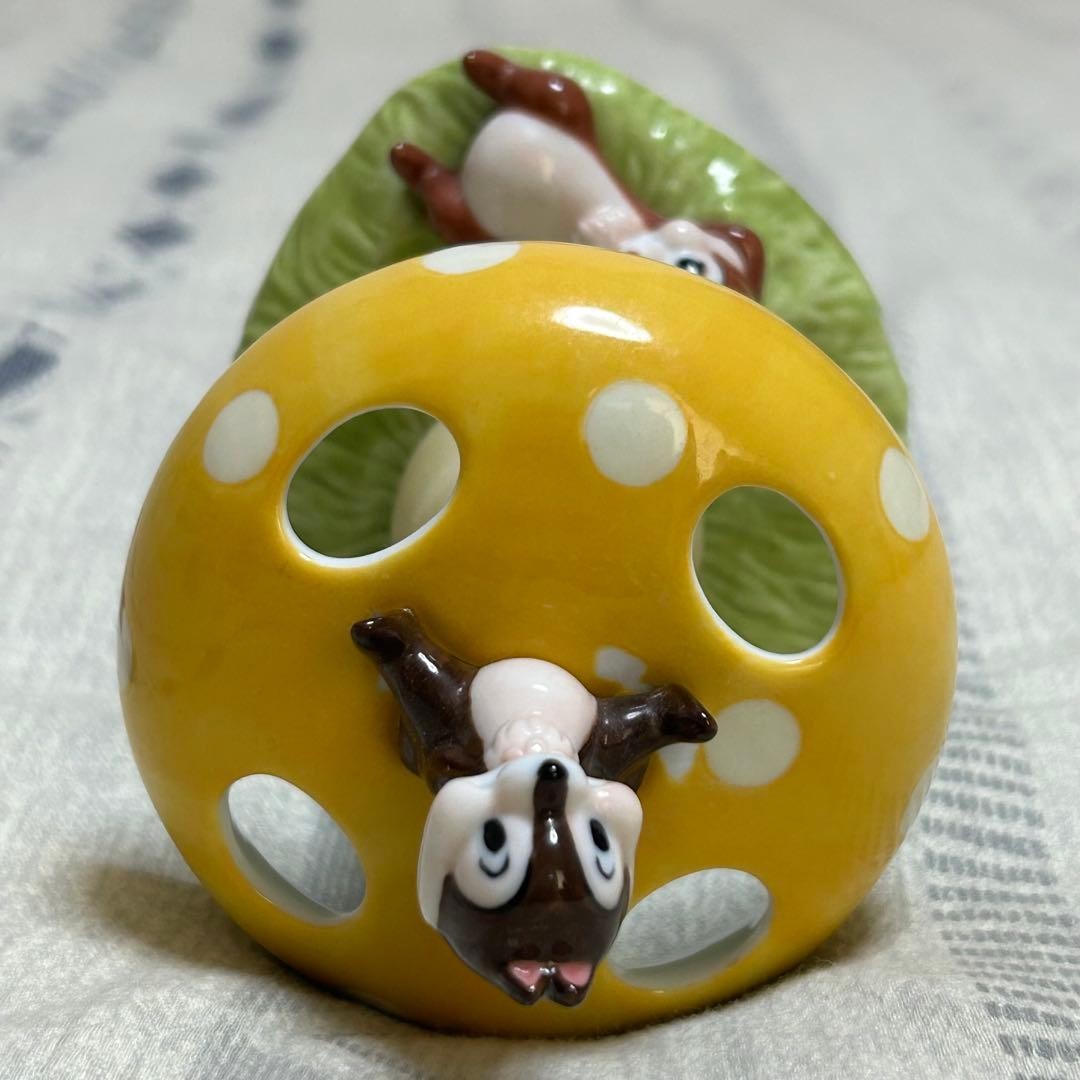 Disney Chip and Dale Mushroom Toothbrush Pen Stand Ceramic Collectible