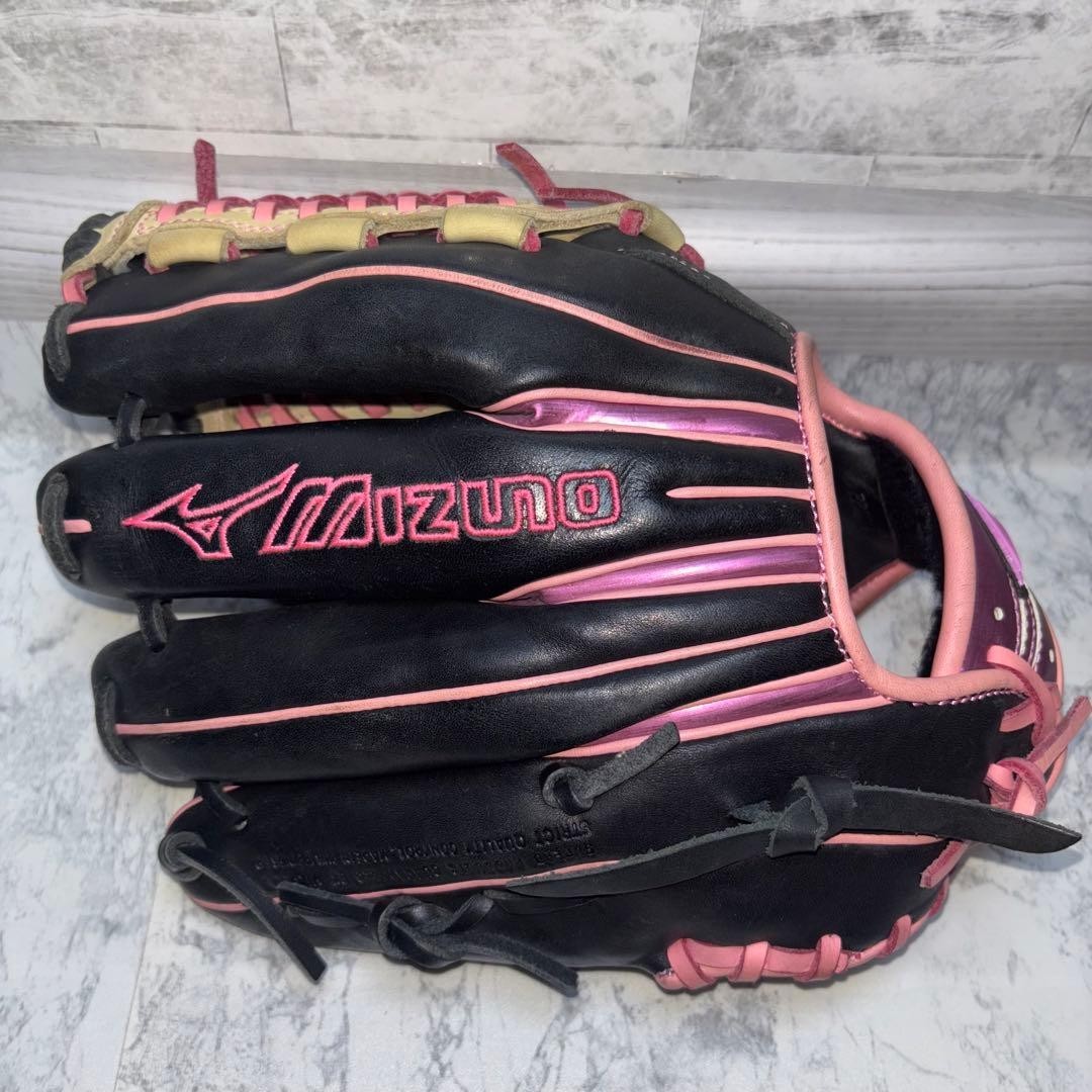 Mizuno Limited Edition Metallic Color Infield Softball Glove (Rare)