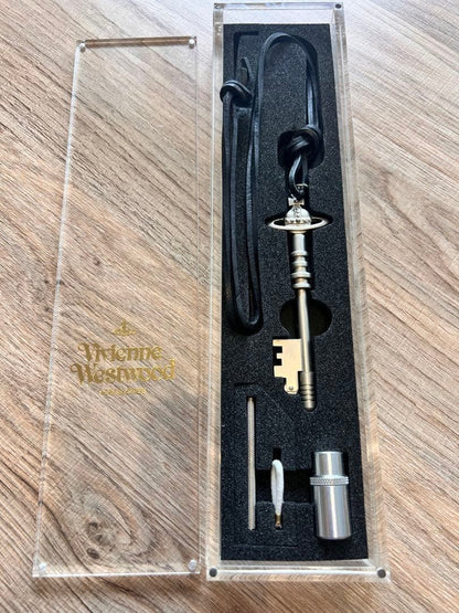 Vivienne Westwood key oil lighter gold with box