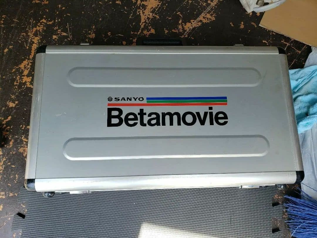 Beta Version Sanyo VBM-200 with Case Showa Retro