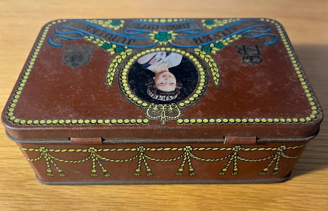 Queen Elizabeth II 25th Anniversary Trebor Candy Can Showa Retro