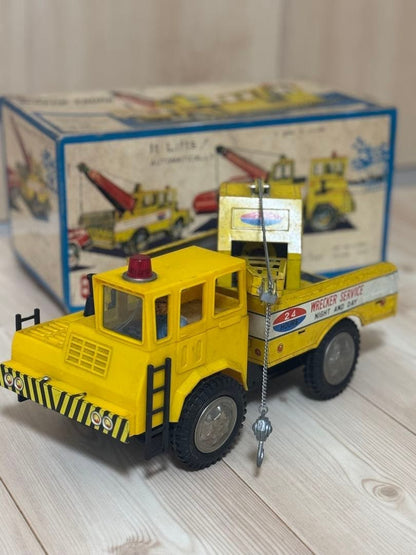 Bandai Wrecker Truck 8 SERIES WRECK TRUCK Battery-Operated with Box