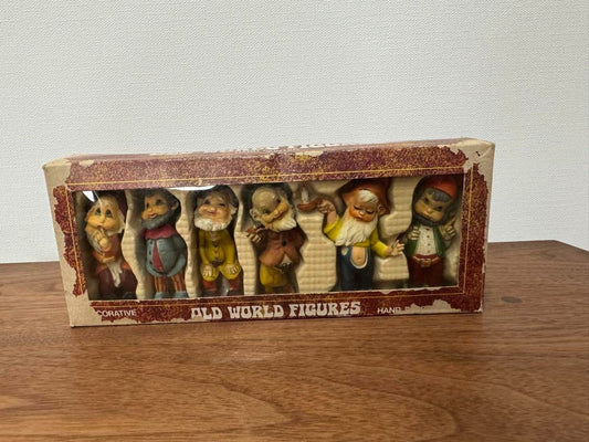 OLD WORLD FIGURES 6-Piece Figure Set