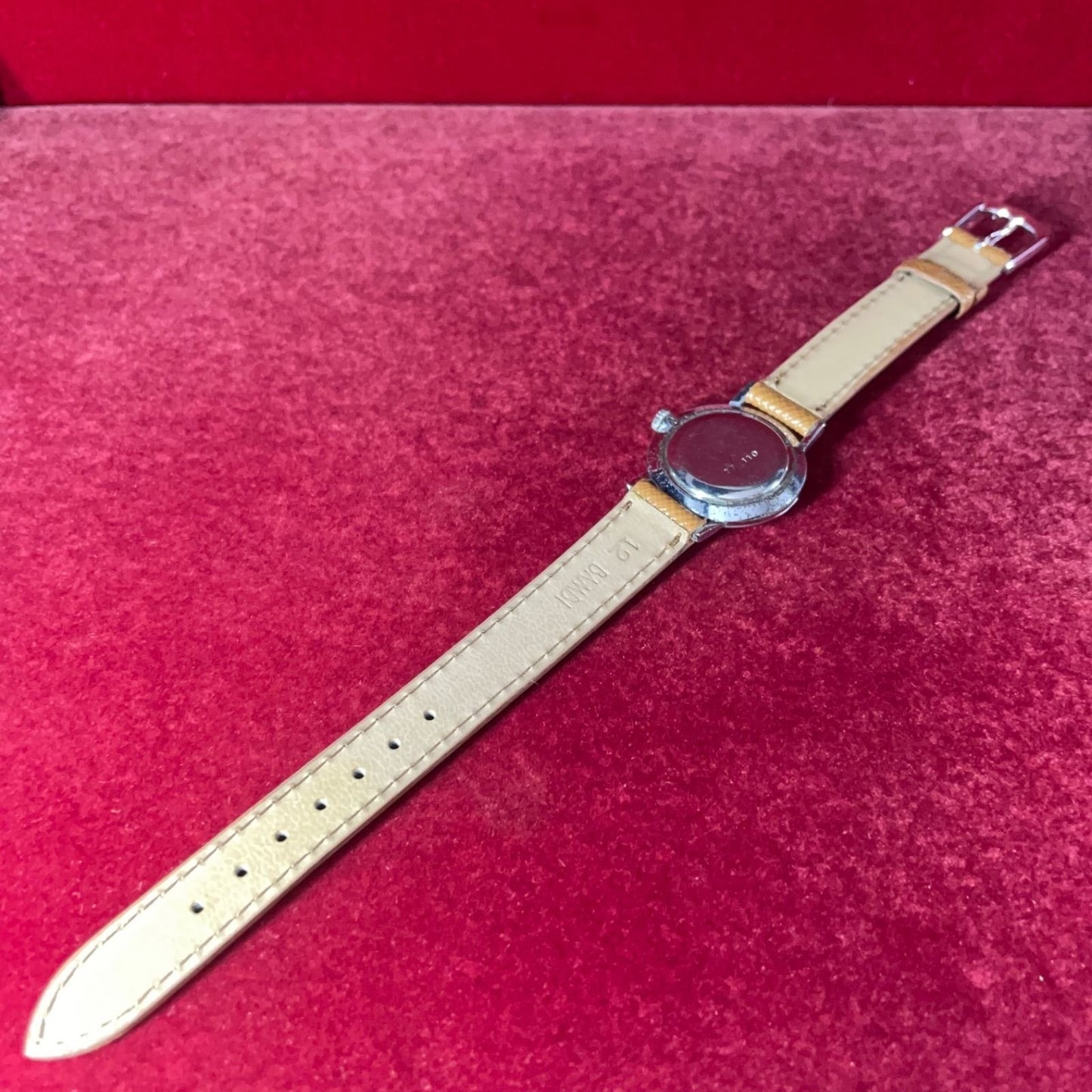 ROYCE SWISS-MADE HAND-WOUND 17-JEWEL LADIES WRISTWATCH 1960S VINTAGE