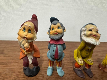 OLD WORLD FIGURES 6-Piece Figure Set