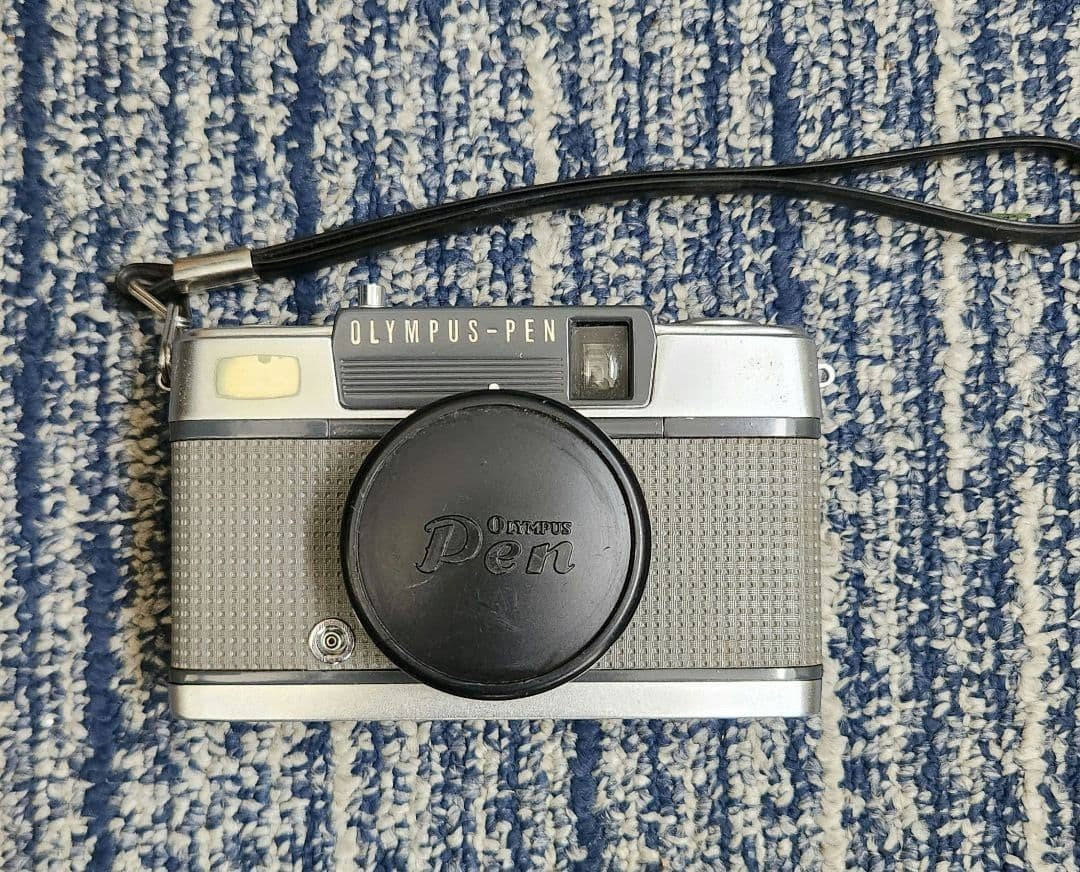 OLYMPUS PEN EE Compact Film Camera