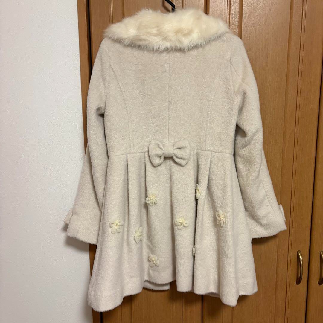 LIZ LISA Creamy White Long Coat 3Dflower