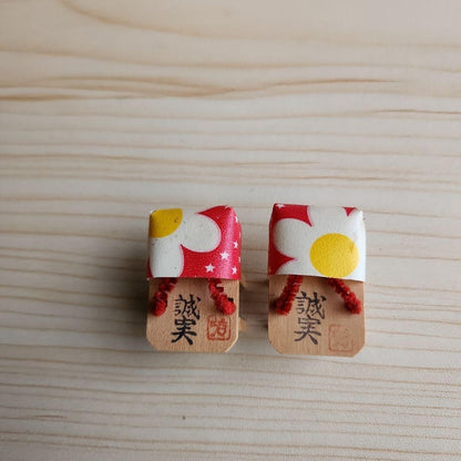【Showa Retro】Small Souvenirs from About 64 Years Ago - 3 Items - Includes Tray